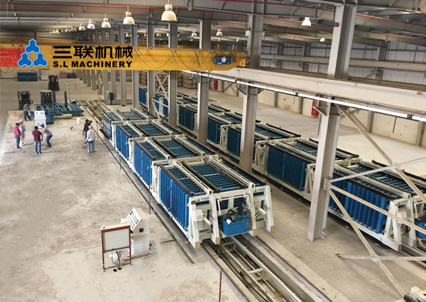 三聯(lián)機(jī)械輕質(zhì)墻板機(jī)：輕質(zhì)、節(jié)能、環(huán)保